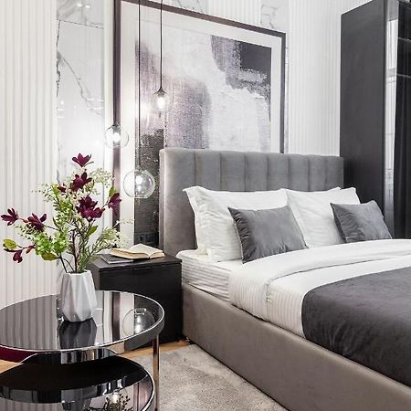 Lovely Apartment On Drahomanova Street 리비프 외부 사진
