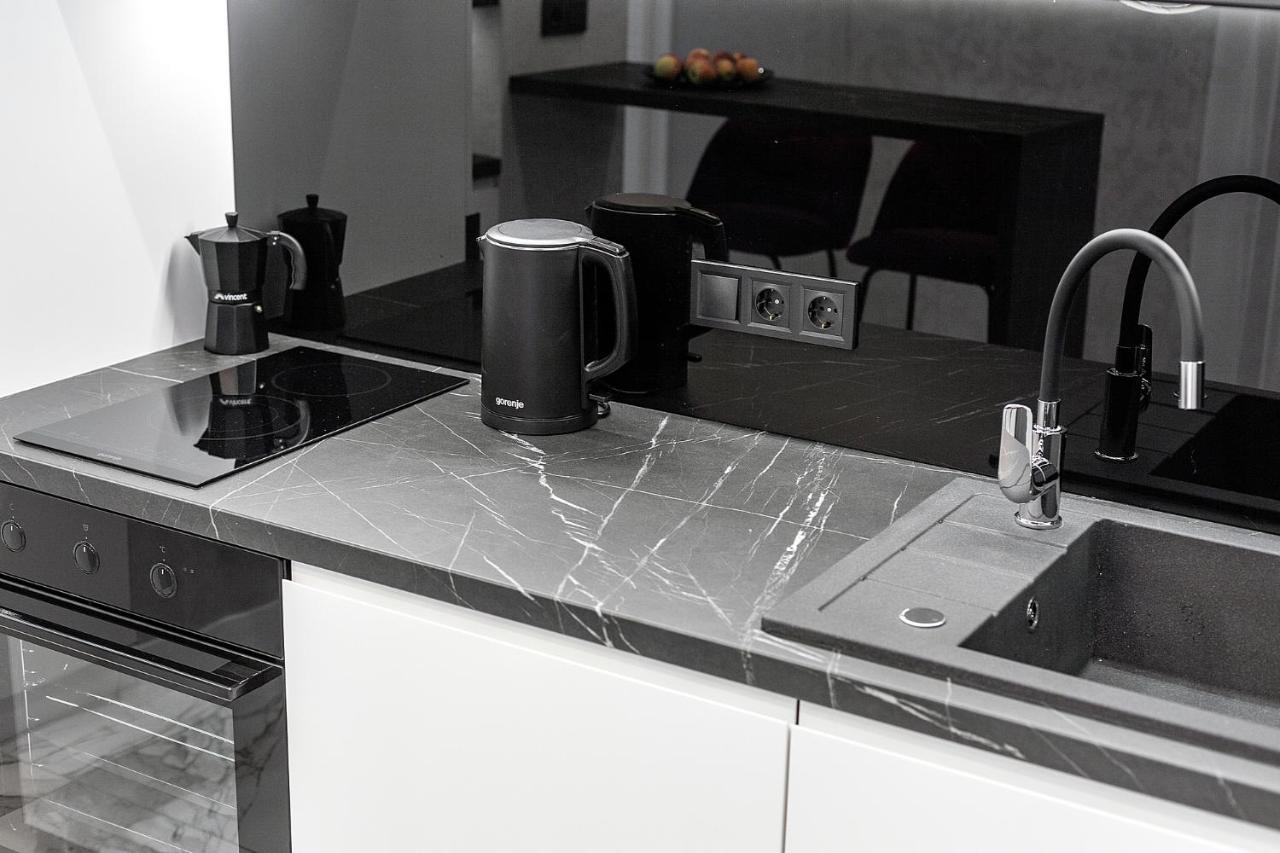 Lovely Apartment On Drahomanova Street 리비프 외부 사진