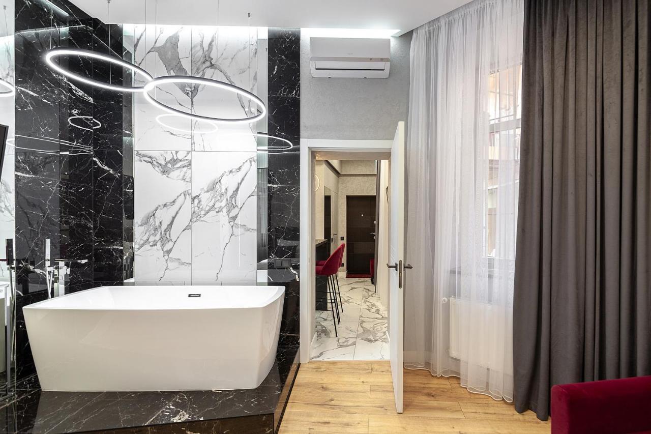 Lovely Apartment On Drahomanova Street 리비프 외부 사진